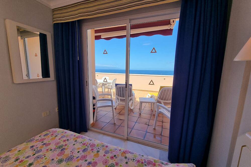 Entire apartment, Apartment With Sea Views And Fantastic Sunshine in Playa de los Guíos, Santiago del Teide