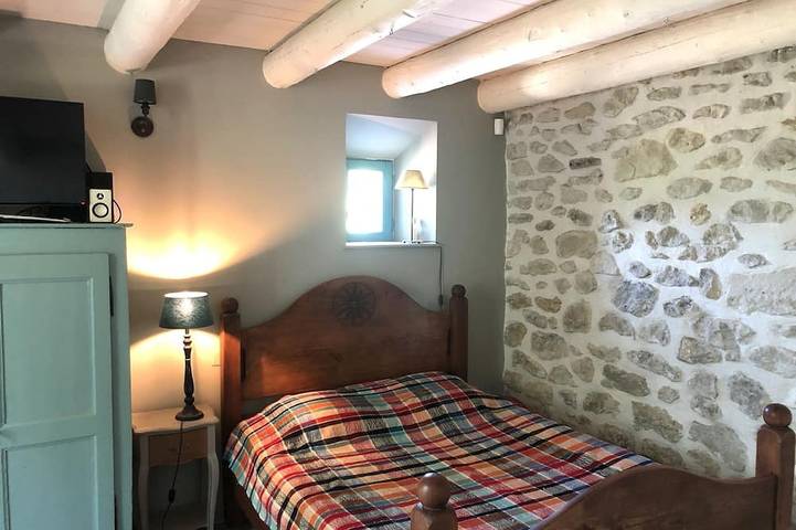 Location de vacances pour 6 personnes, avec jardin, animaux acceptés à Grignan - 3