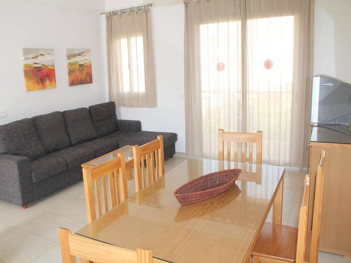 Apartamento para 4 personas, con Balcón además de Terraza y Piscina en Creixell
