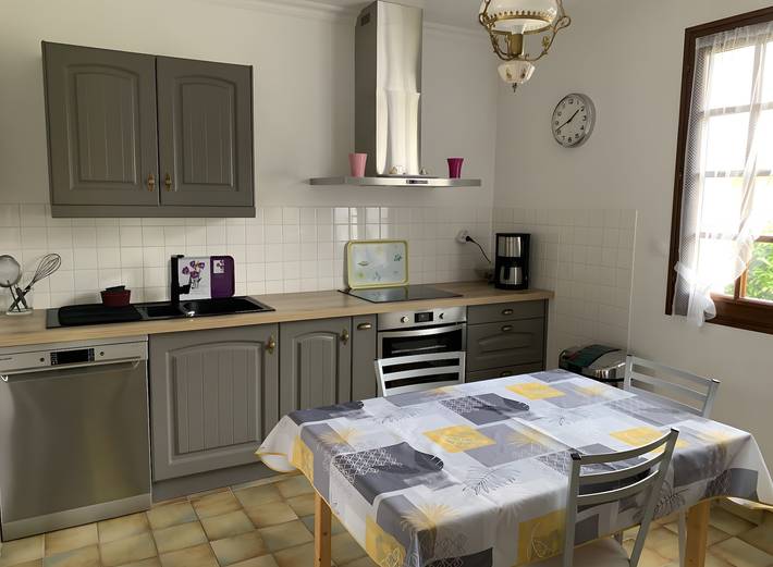 Chez Martine et Michel – Peaceful House Near Gr 34 and the Beach