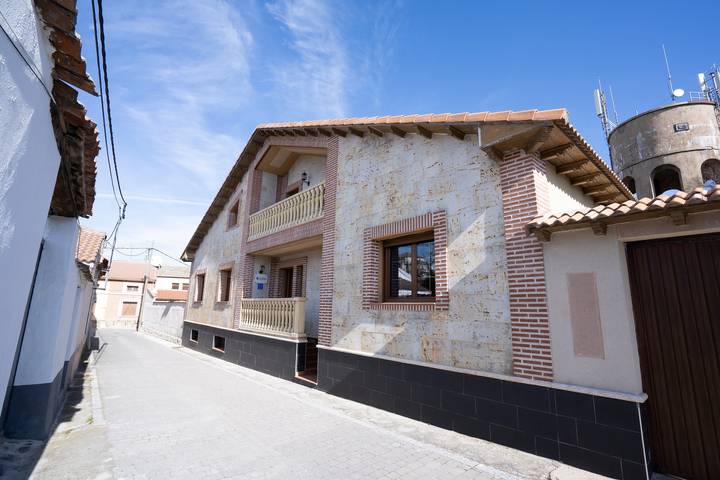 Casa rural para 12 personas, con Balcón y Jardín en Olmedo (Spain)