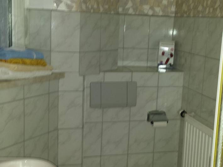 Ganze Ferienwohnung, Ferienwohnungen Hochmuth - Fewo Dg, Dusche, Wc, Wohn-/Schlafraum in Plauen, Chemnitz und Umgebung