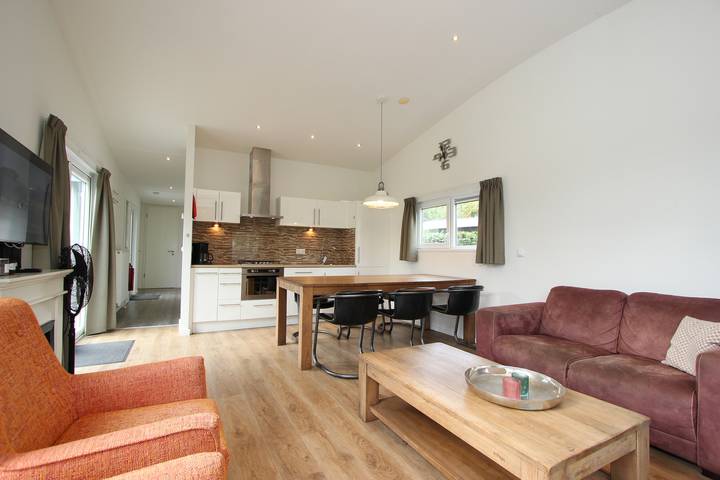 Vakantiehuis voor 6 personen, with Balkon/Terras and Terras as well as Tuin in Brunssum