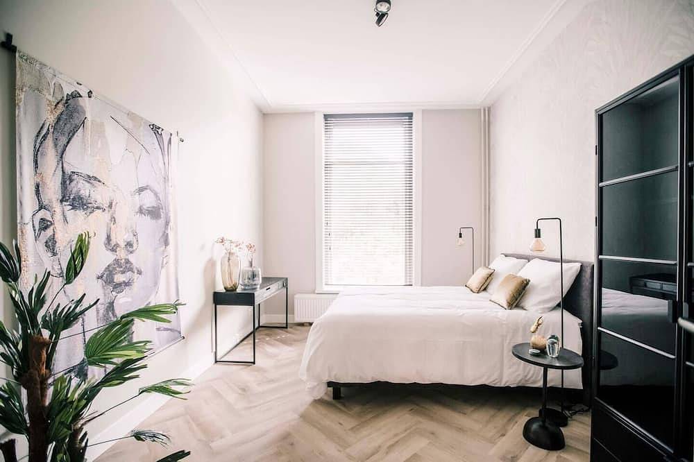 Geheel appartement, Verblijf bij Bed en Koffie in het hart van Tilburg Centrum. Dit moderne appartement van 85 m² is ideaal voor een citytrip, zakelijk verblijf of Efteling overnachten wanneer je comfortabel een appartement wilt huren in Tilburg. in Tilburg, Noord-Brabant