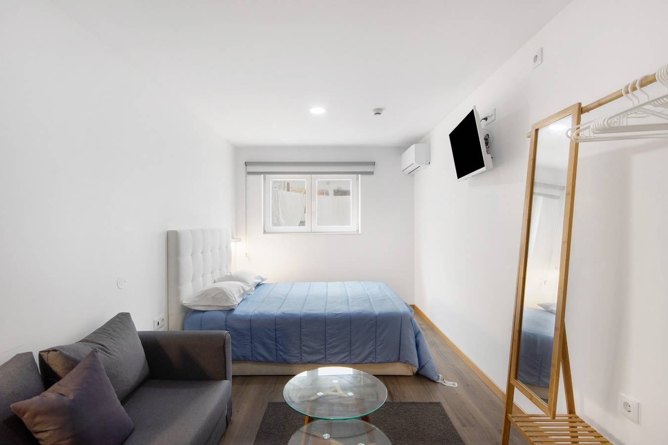 Quarto 'Al Katekero - Quarto 103' com acesso Wi-Fi e ar condicionado in Ria de Aveiro, Gafanha da Encarnação