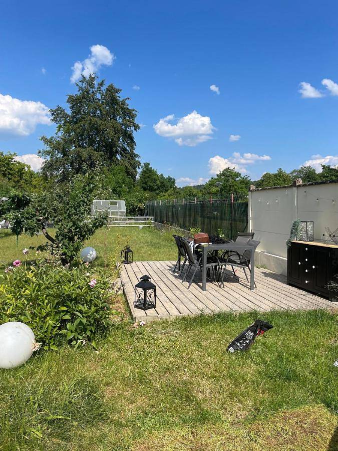 Appartement de vacances entier, Double Room with Garden View in Dieue-sur-Meuse, Verdun