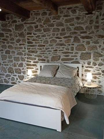 Maison d’hôte pour 2 personnes, avec vue ainsi que jardin et terrasse dans le Cantal