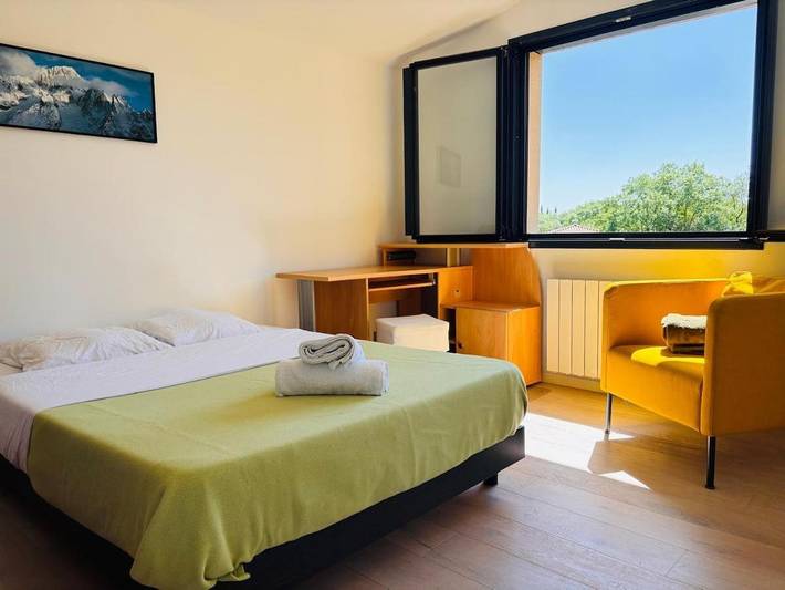 Location de vacances pour 6 personnes, avec vue ainsi que terrasse et piscine à Prades-le-Lez - 2