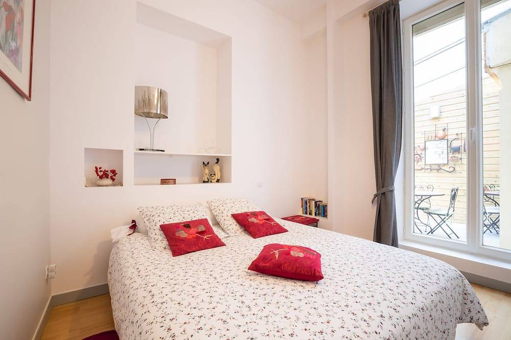 Entire apartment, Bsh - Beaune Rousseau - Parking included in Beaune, Beaune region