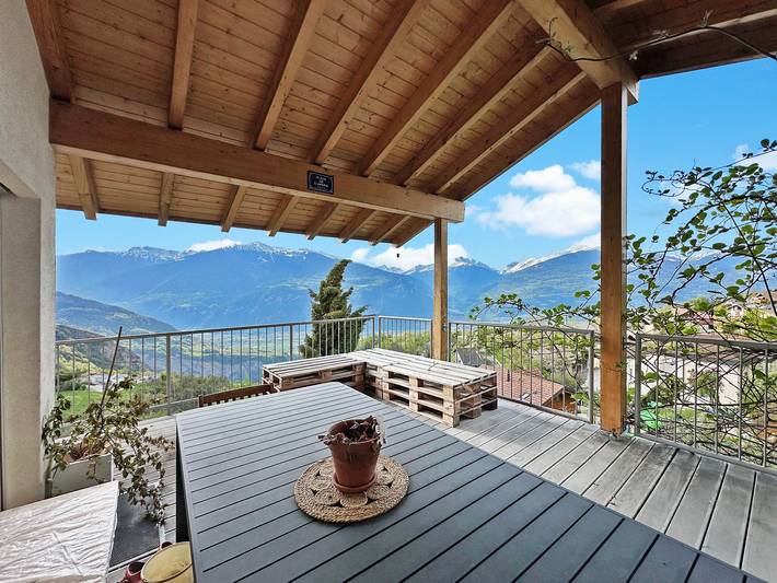 Location de vacances pour 8 personnes, avec terrasse à Ayent