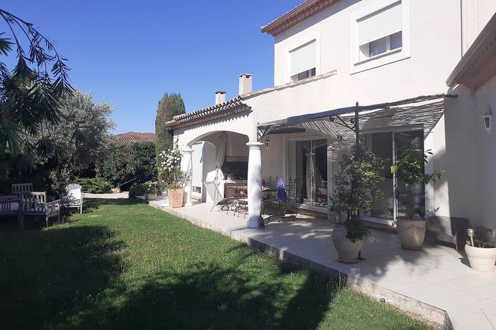 Villa pour 8 personnes, avec jardin