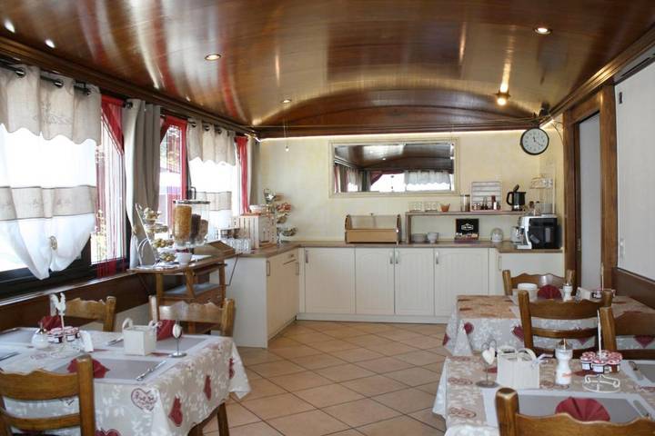 Hôtel pour 2 personnes, avec Terrasse à Monthey - 4