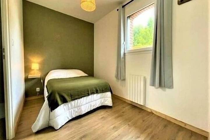 Location de vacances pour 2 personnes, avec terrasse et jardin dans Baromesnil - 2