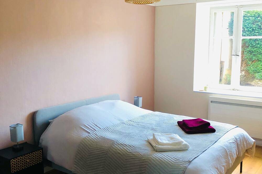 Appartement entier, Proche du Centre Ville, Appartement de 100m2, Deux Chambres, Parking Privatif in Longeville-lès-Metz, Metz-Campagne
