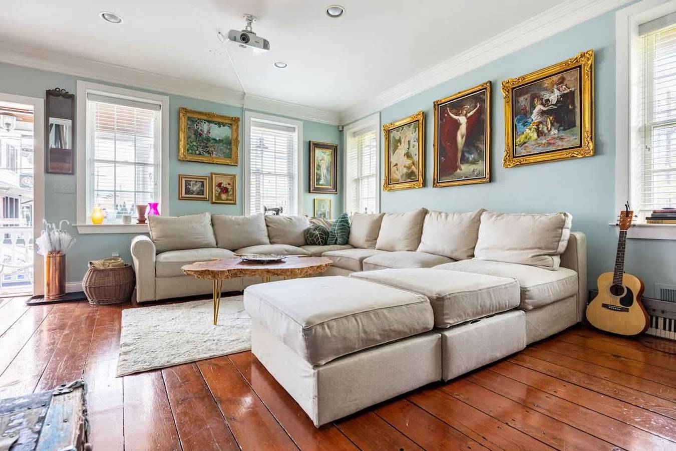 Unique Luxury Central Historic Landmark Home in Condado de Hunterdon