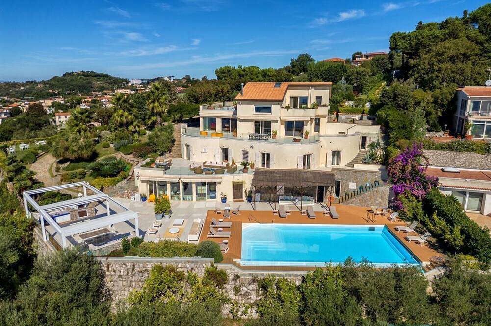 Villa Hermes - luxury villa with pool and sea view in Torca, Neapel Provinz