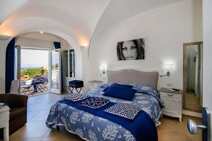 Maison d’hôte pour 2 personnes, avec piscine ainsi que jardin et jacuzzi dans Marina Grande - 2