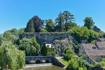 Gîte pour 6 personnes, avec jardin, animaux acceptés à Fresnay-sur-Sarthe