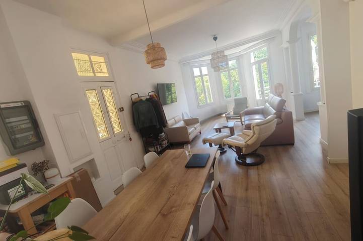 Ganze Wohnung, A 100-square-meter villa on the top floor in a quiet neighborhood, just 10 minutes from the beaches! in Toulon, Mittelmeerküste (Frankreich)