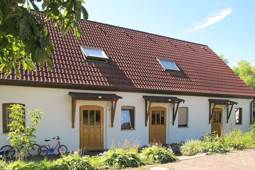 Ganze Wohnung, Schöne Wohnung für 4 Leute mit Tv und Haustiere erlaubt in Strasen, Wustrow (Mecklenburgische Seenplatte)