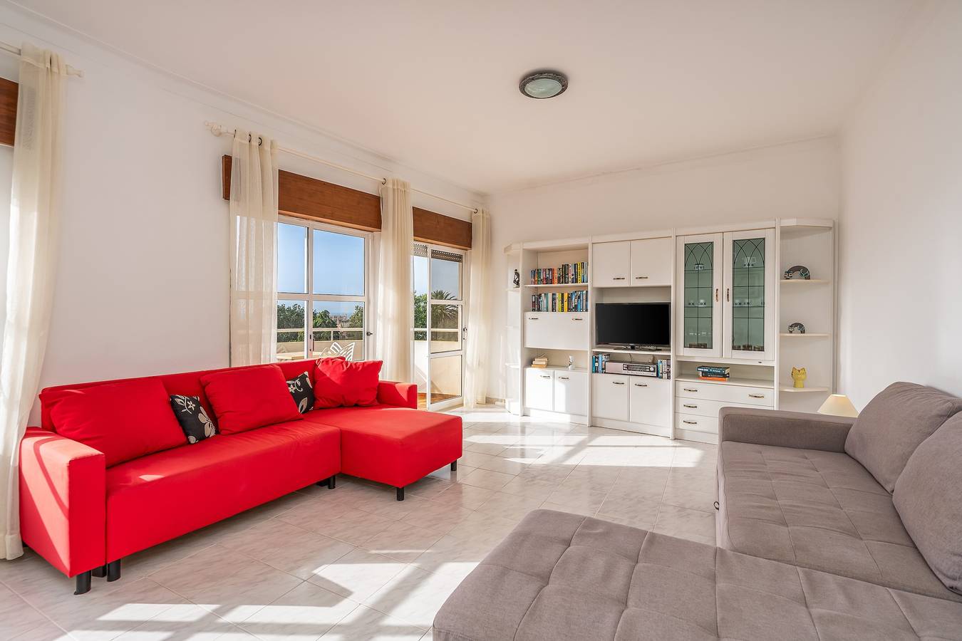 Apartamento entero, Apartamento 'Maralvor 301' con vistas al mar, piscina compartida y Wi-Fi in Alvor, Distrito de Faro
