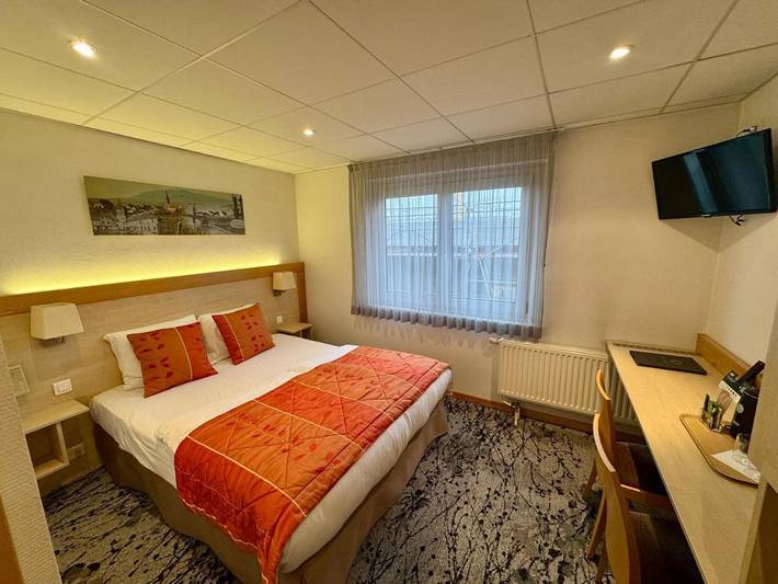 Hôtel pour 2 personnes, avec jacuzzi et piscine ainsi que sauna et jardin à Wettolsheim - 2