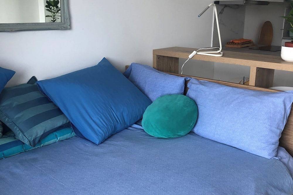 Hel leilighet, Studio flat in private road with magnificant balcony view of Cap Ferrat in Villefranche-sur-Mer, Middelhavskysten (Frankrike)