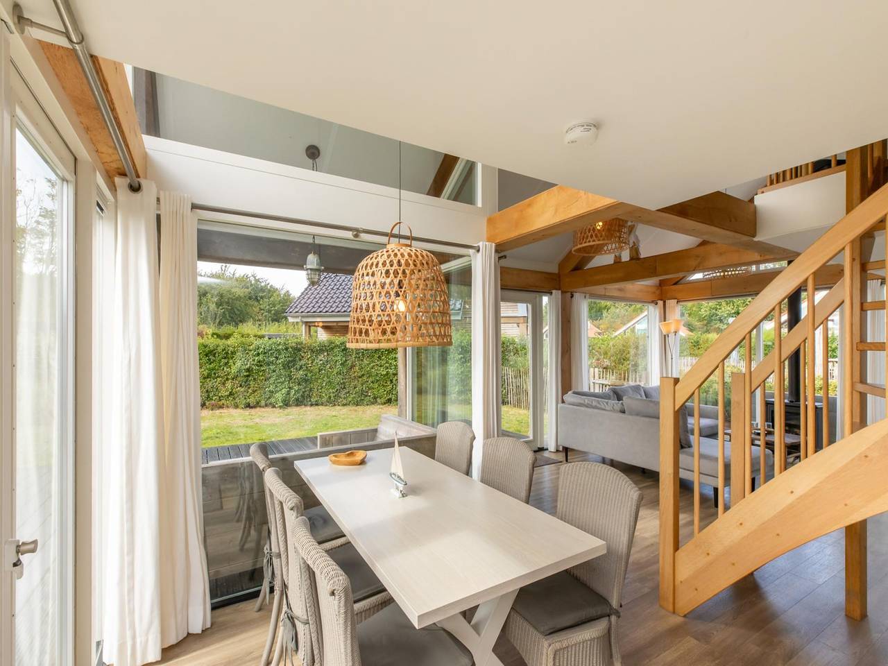 Geniet van luxe en comfort in Kavel 10 in Renesse Strand, Renesse