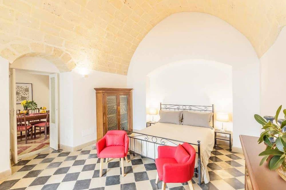 Appartamento intero, La Storica - casa tipica - centro storico a 30m - vicino al mare in San Vito dei Normanni, Salento