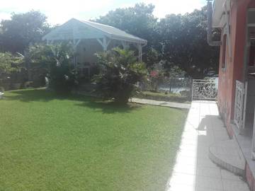 Gîte pour 4 personnes, avec piscine ainsi que jardin et jacuzzi dans Plage de Malendure