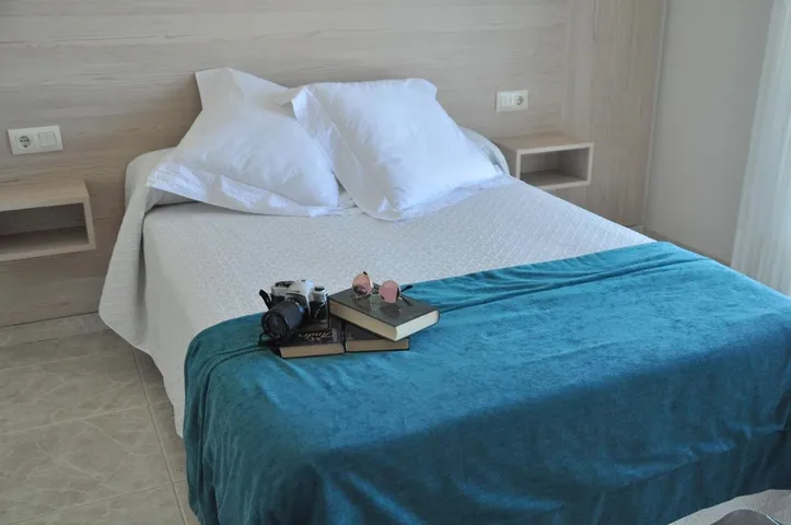 Hotel para 2 personas, con jardín además de vistas y terraza - 1