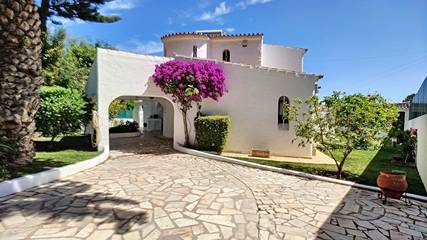 Holiday Rental for 10 People in Albufeira e Olhos de Água, Algarve, Photo 3