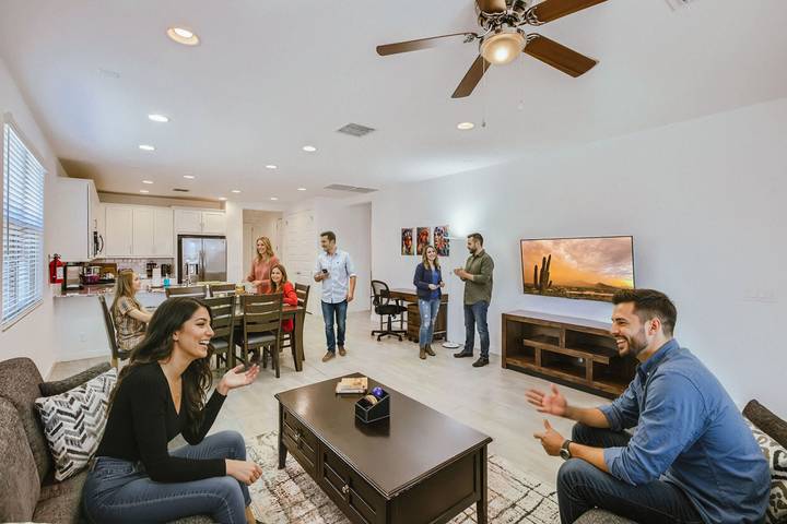 Vacation house for 10 people, with yard and balcony, kid friendly in Arizona