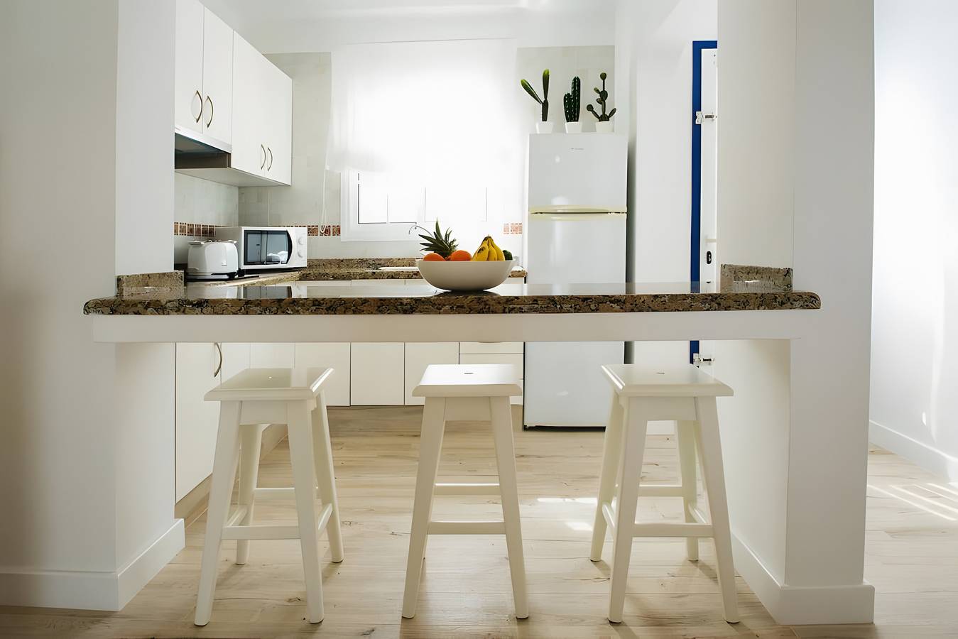 Casa Vacacional 'Caleta Campos Bungalows' con Vista al Mar, Piscina Compartida y Wi-Fi in Punta de las Mujeres, Haría