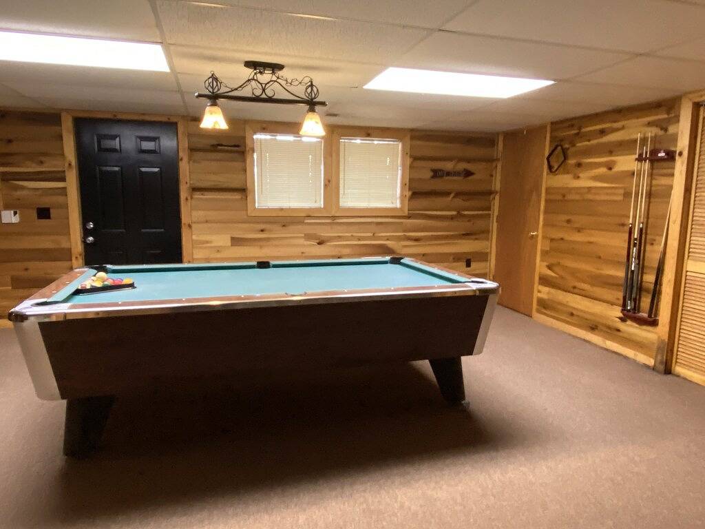 3Br 1.5Ba w/ King Bed/Hot Tub in Heart of Rrg! in Daniel Boone National Forest