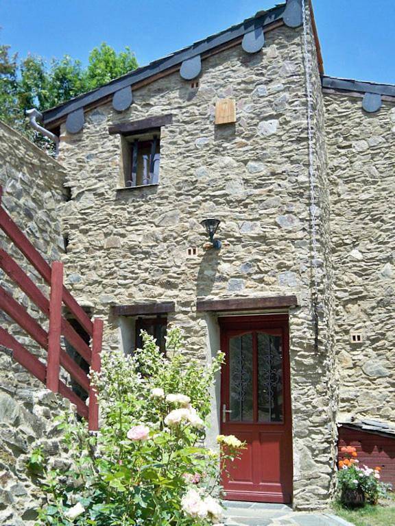 Location de vacances pour 6 personnes, avec Balcon et Terrasse ainsi que Jardin et Vue à Jujols - 3