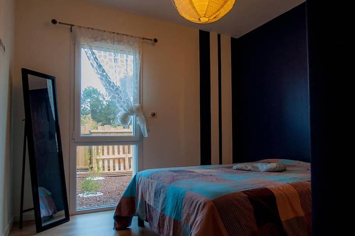 Location de vacances pour 6 personnes, avec jacuzzi ainsi que terrasse et jardin à Mercuer - 2