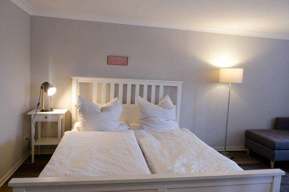 Ganze Wohnung, Studio im Souterrain mit eigener Treasse in Steinberg, Schleswig-Flensburg