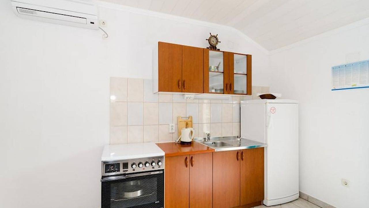 Ganze Ferienwohnung, Ferienwohnung für 5 Personen mit Balkon in Trpanj, Peljesac