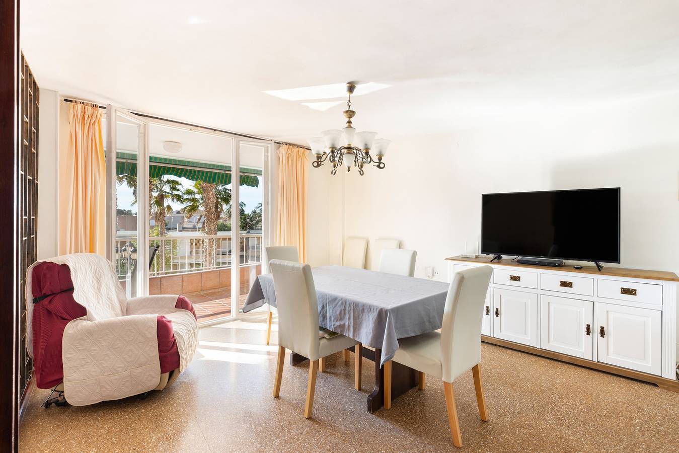 Ganze Wohnung, Apartment 'Reya' mit privater Terrasse, Gemeinschaftsgarten und Wlan in Puerto de Mazarrón, Mazarrón