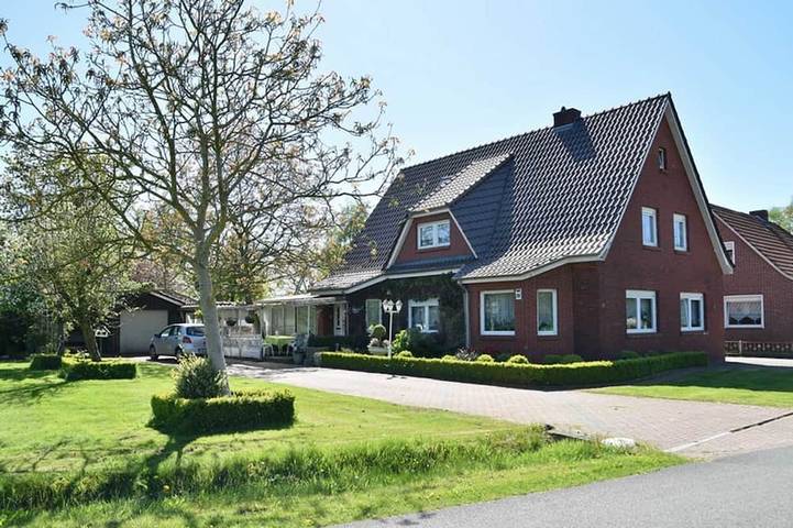 Ferienwohnung für 7 Personen, mit Terrasse und Garten in Westoverledingen