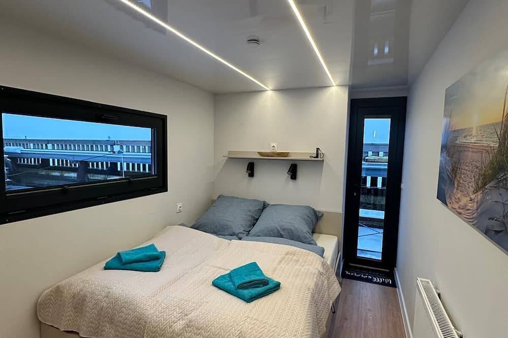 Stilvolles Hausboot \"Nikolai\", privater Bio-Sauna + Panorama-Dachterrasse in Stralsund, Stralsund Umland