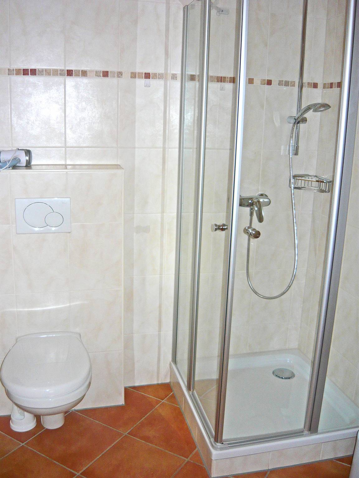 Bauernhof Hamberger Hof - Brunnenzimmer Doppelzimmer Dusche/Wc, Tv und Balkon in Aschau im Chiemgau, Bayerische Alpen