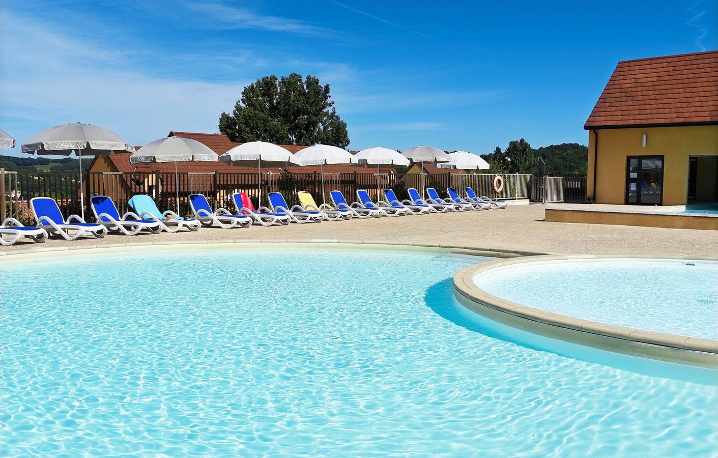 Entire apartment, Les Côteaux de Sarlat M 4p8 D in Sarlat-la-Canéda, Périgord Noir