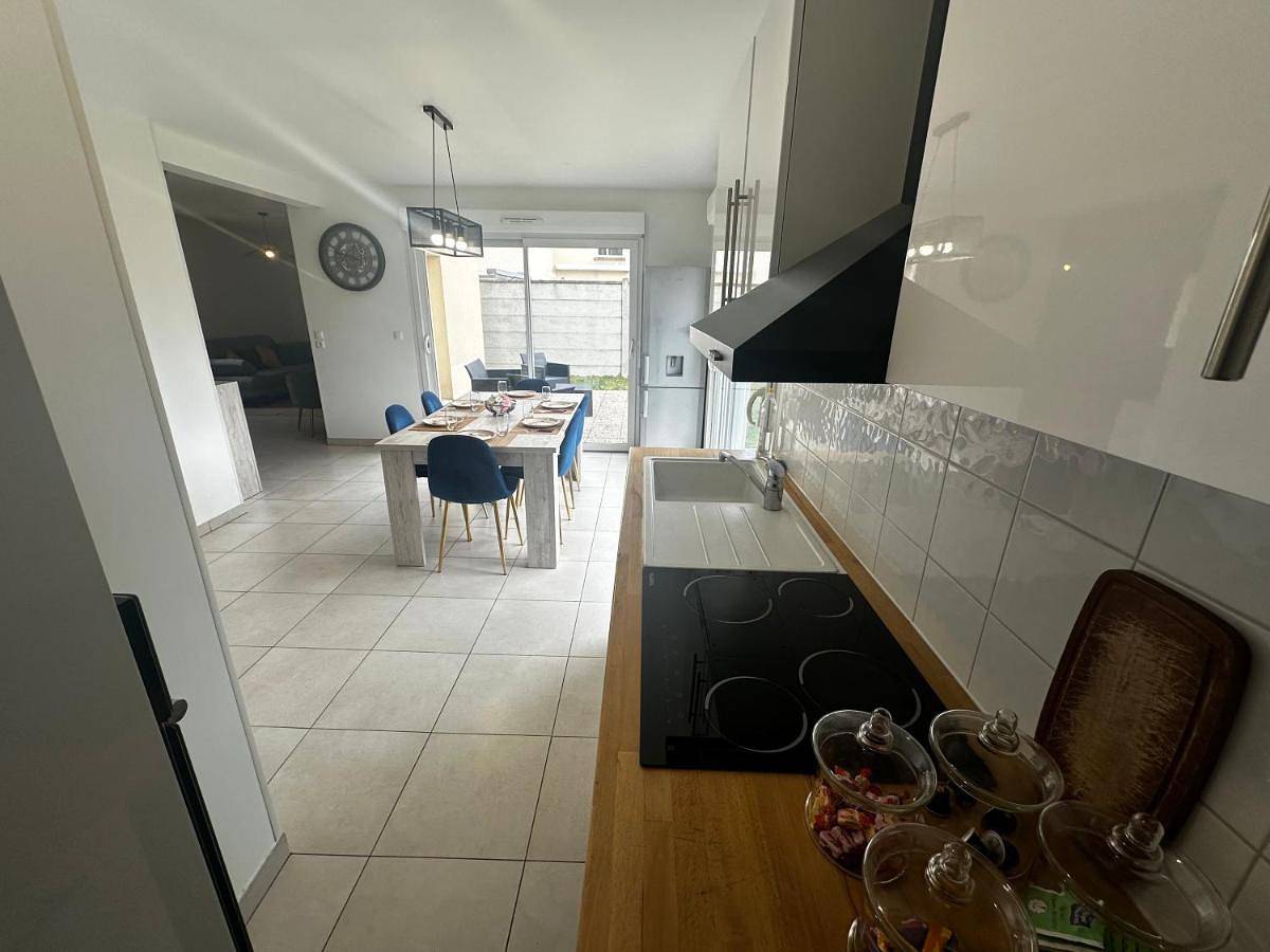 Three-Bedroom House in Sainte-Savine, Aube