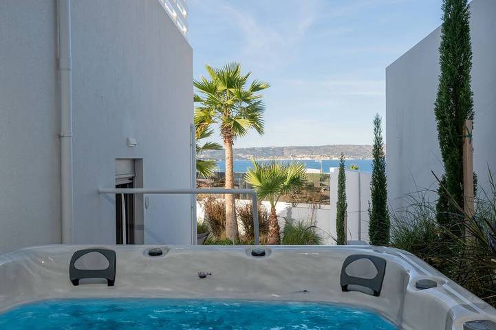 Ferienwohnung für 6 Personen, mit Pool und Balkon sowie Whirlpool - 1