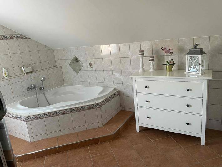 Ganze Ferienwohnung, Ferienwohnung Alpenblick - Ferienwohnung 70qm mit Balkon für max. 5 Personen in Wasserburg am Inn, Landkreis Rosenheim