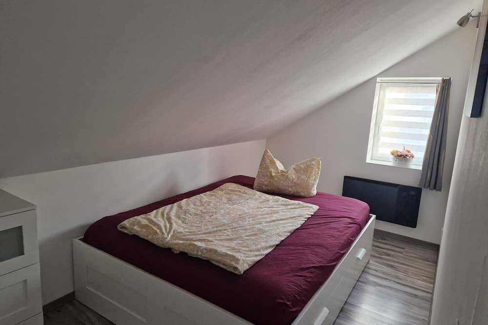 Ganze Wohnung, Appartement Ohne Kamin im Dachgeschoss - Onkmangani Appartmenthaus Oelschläger in Tollensesee, Burg Stargard