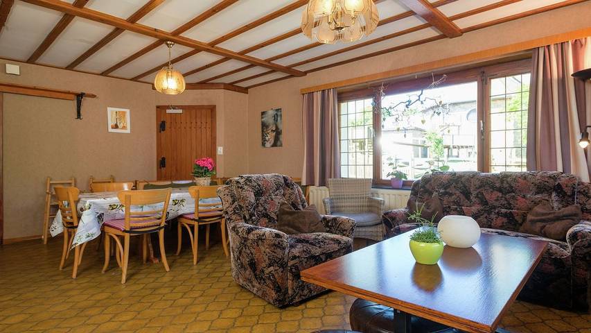 Location de vacances pour 14 personnes, avec jardin à Amblève - 2