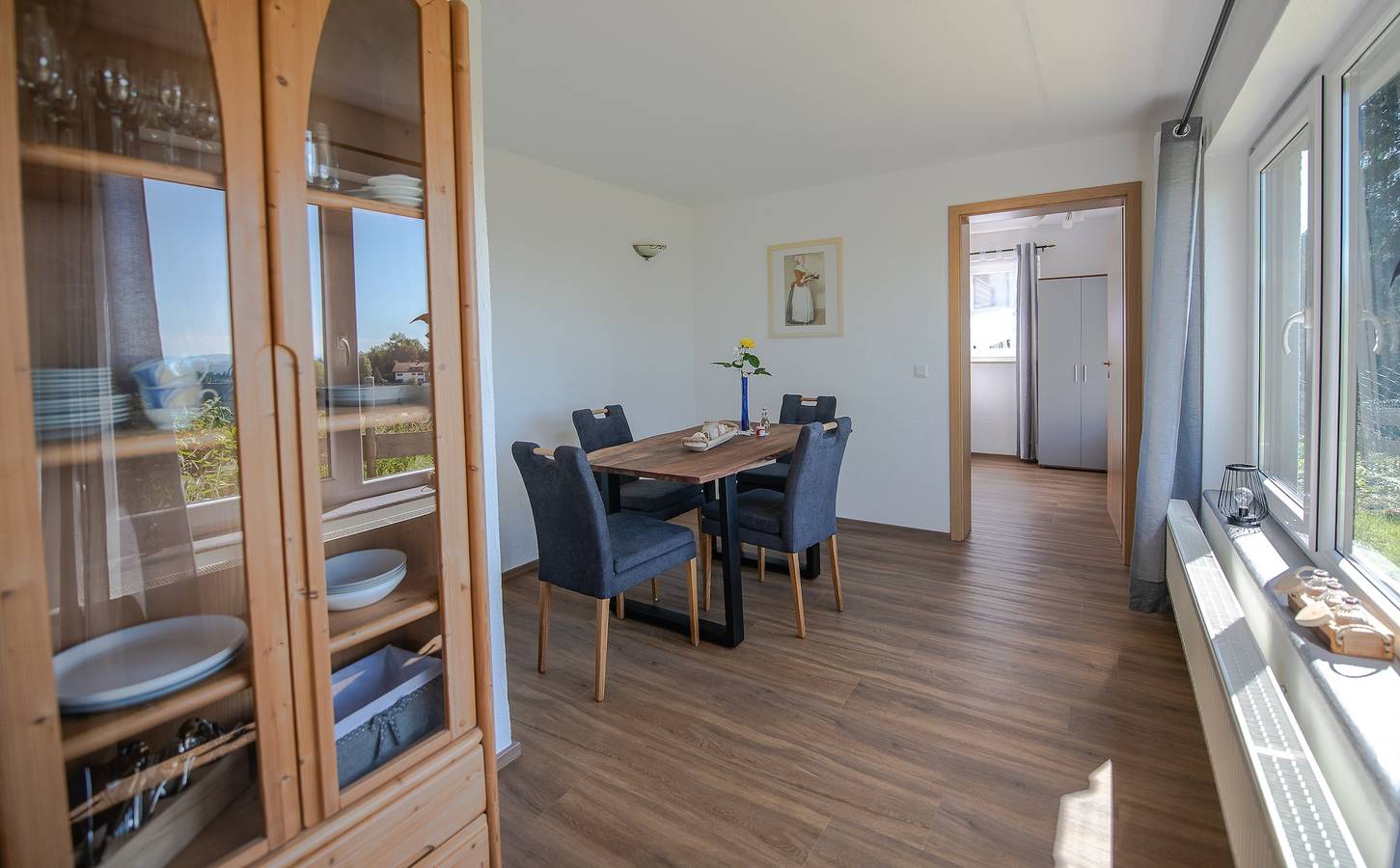 Ganze Wohnung, Ferienwohnung 'Scheidegg Unterm Kreuzberg' mit Bergblick, privater Terrasse & Wlan, Hund auf Anfrage in Scheidegg, Bayerisch Schwaben